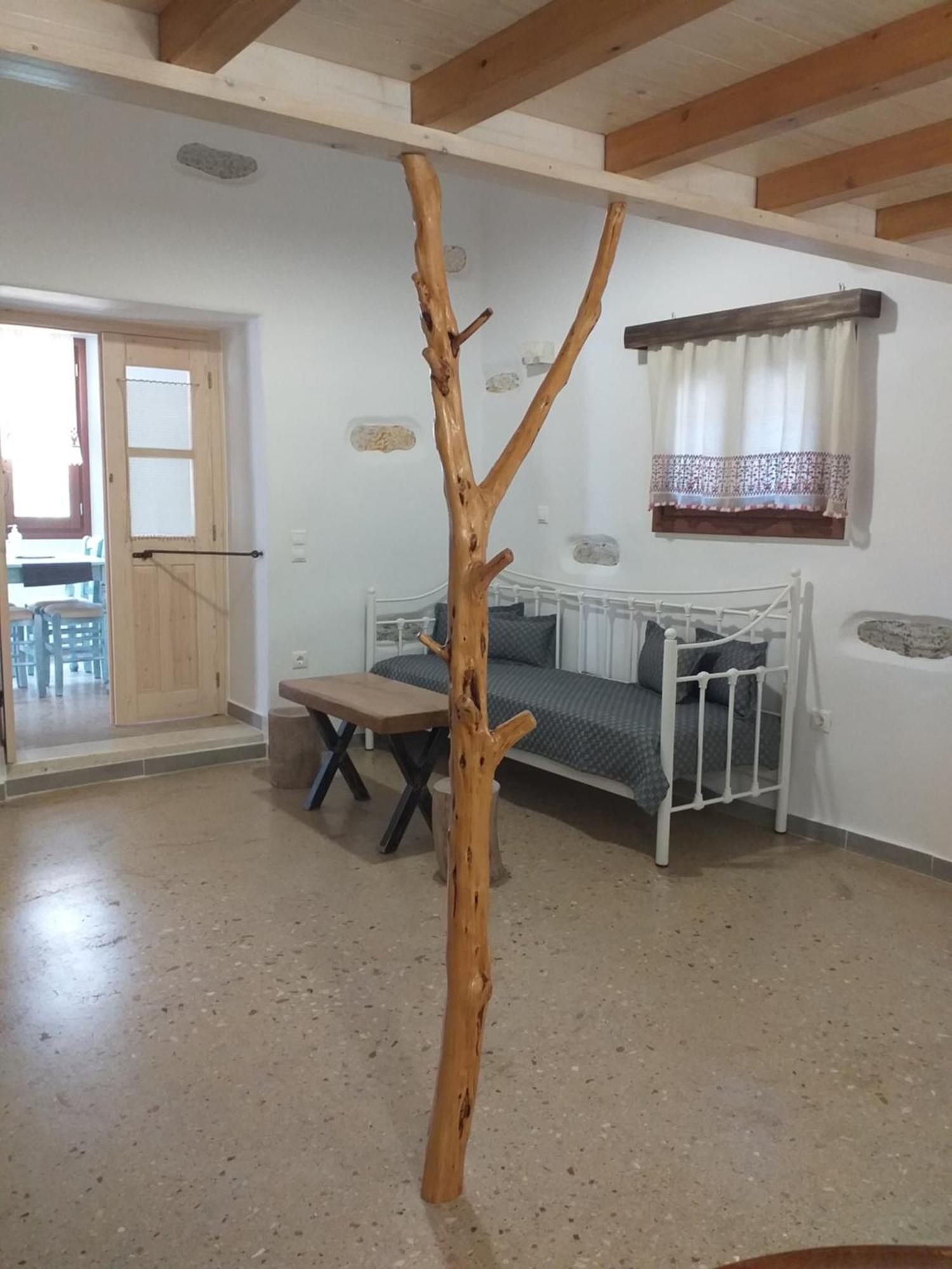 Imellos Apérathos Pokoj fotografie