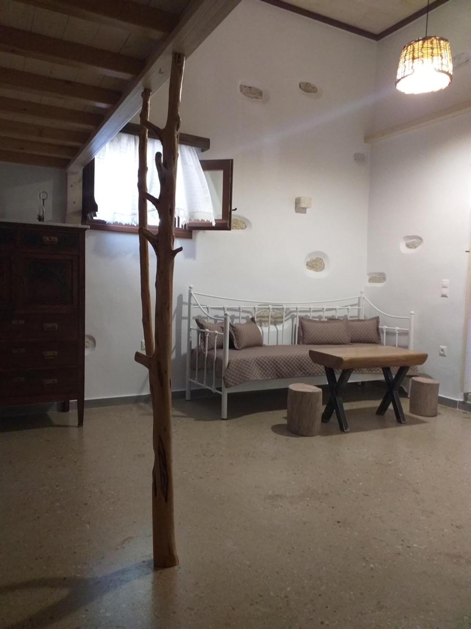 Imellos Apérathos Pokoj fotografie